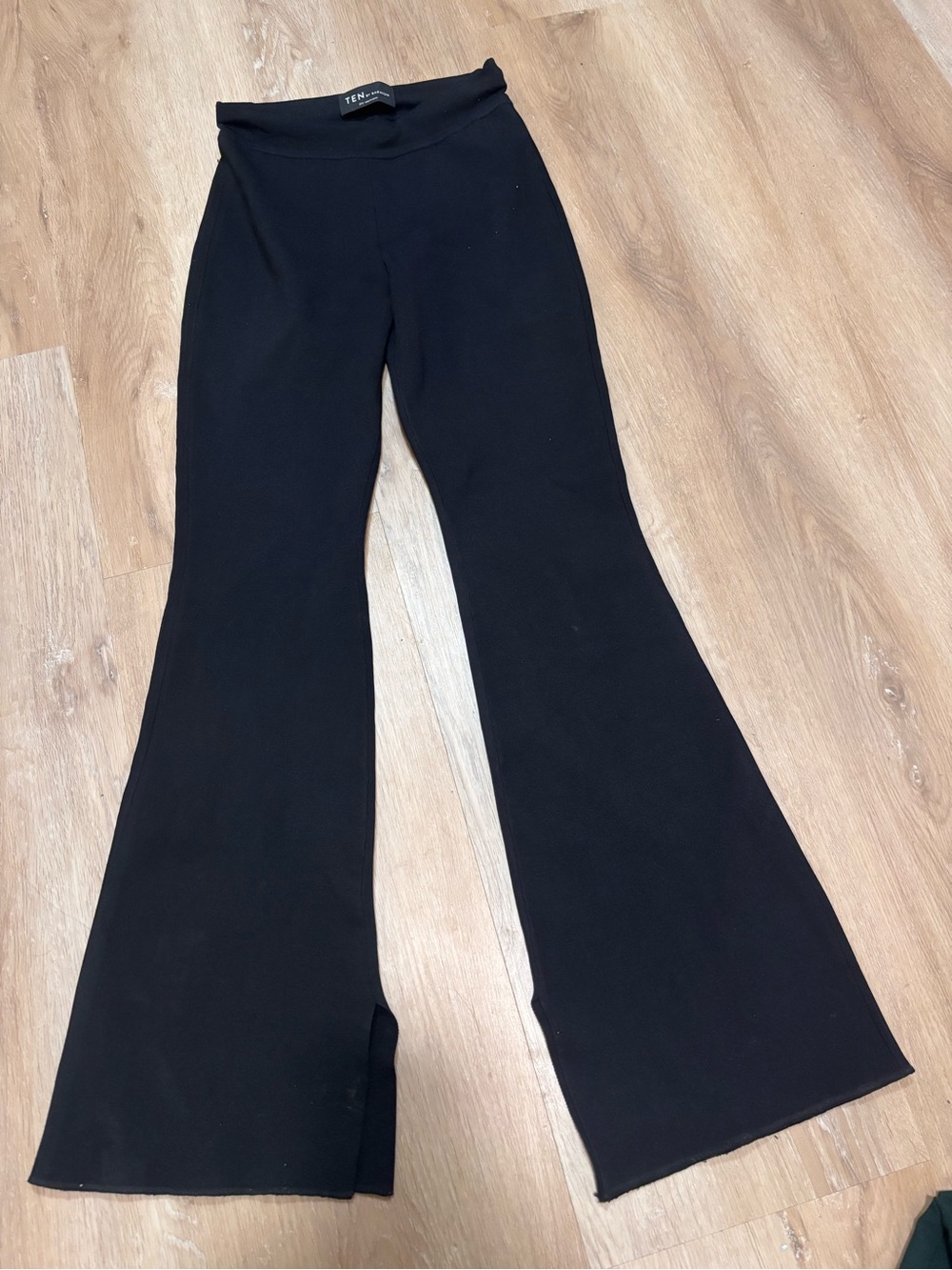 Aritzia ten by babaton paramount pants flare pull on size 2xs